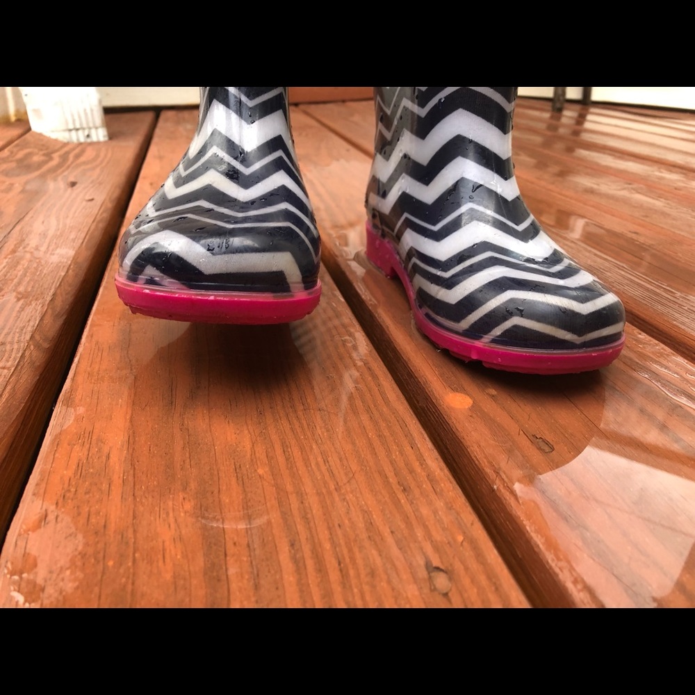 Zig Zag Print Girls Rainboots